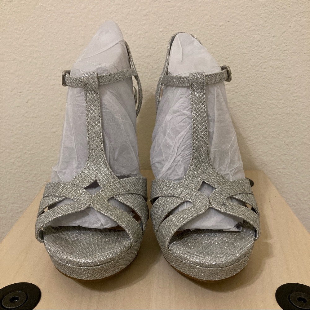 Gianni Bini Silver Sparkle Women's Heels - Picture 4 of 9